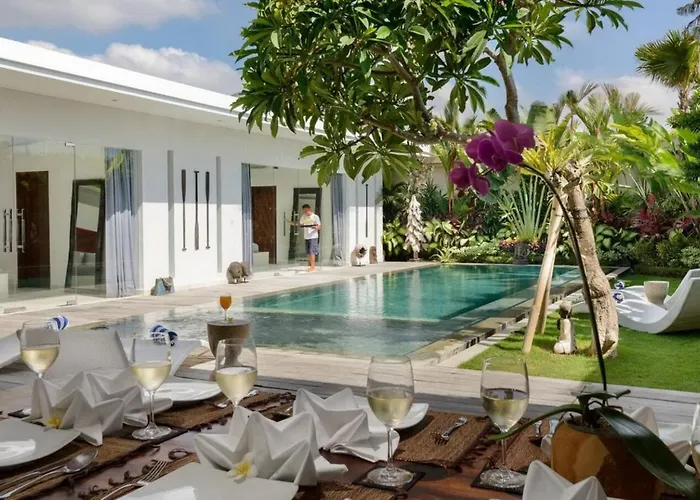 Gorgeous Tropical 3 Bed Pool Villa, 24hr Security Villa *