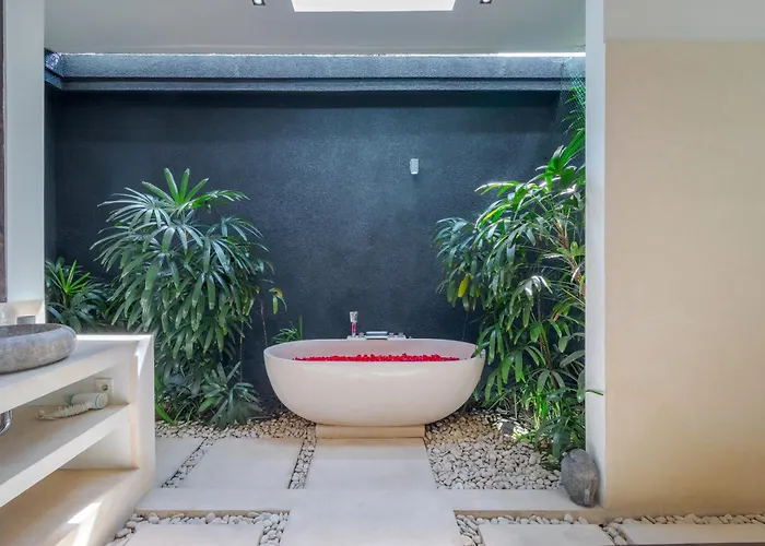 Gorgeous Tropical 3 Bed Pool Villa, 24hr Security