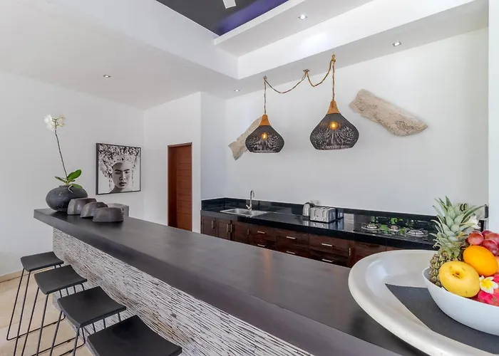 Gorgeous Tropical 3 Bed Pool Villa, 24hr Security Villa