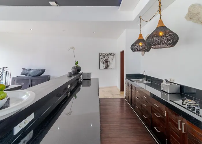 Gorgeous Tropical 3 Bed Pool Villa, 24hr Security Villa *