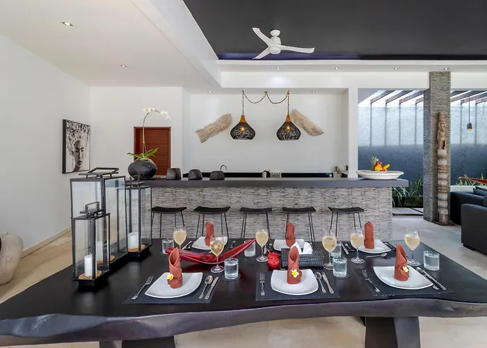 Gorgeous Tropical 3 Bed Pool Villa, 24hr Security * Seminyak