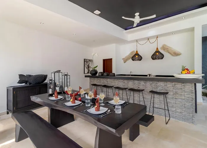 Gorgeous Tropical 3 Bed Pool Villa, 24hr Security Villa