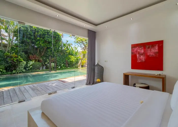 Gorgeous Tropical 3 Bed Pool Villa, 24hr Security Villa Seminyak